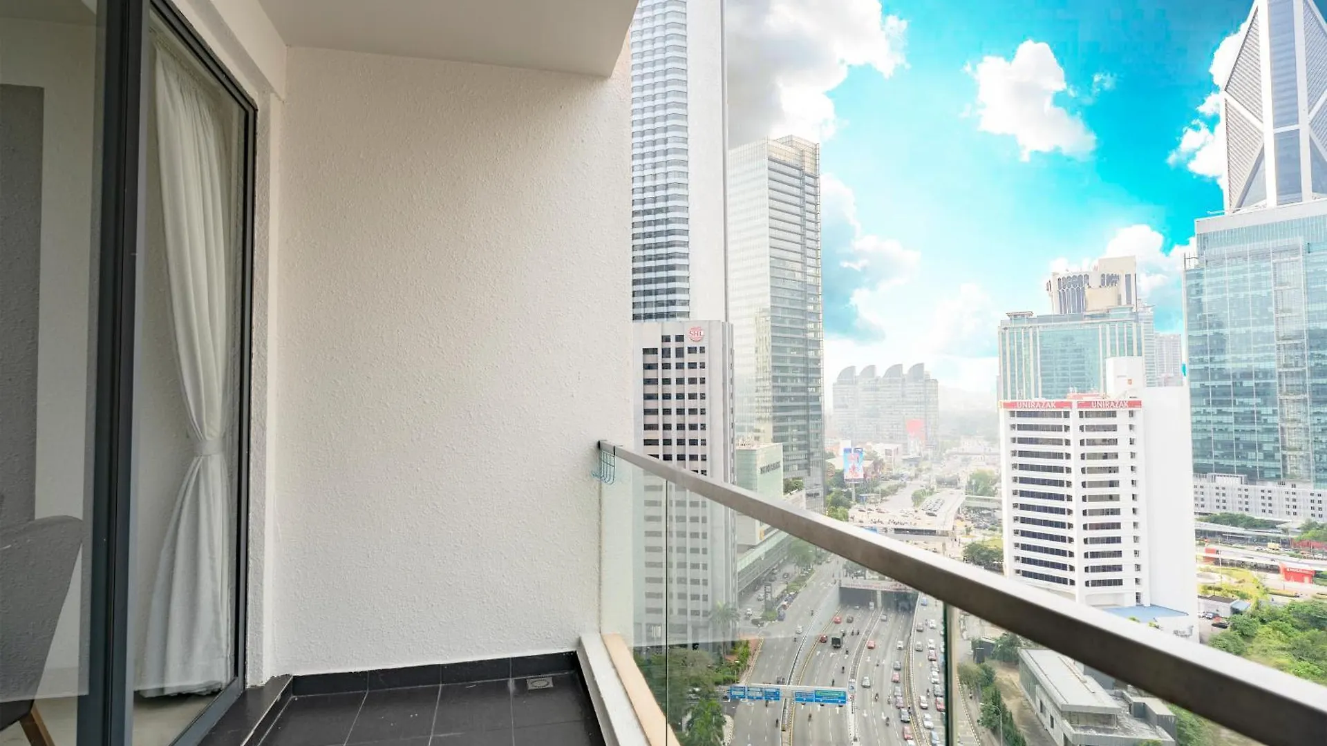 Kl Top Location Kid'S Theme White Collar Apartment Kuala Lumpur 0*,  Malaysia