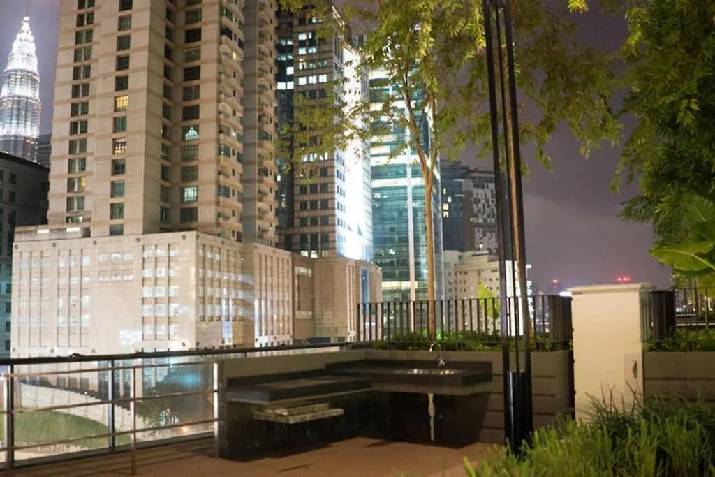 Kl Top Location Kid'S Theme White Collar Apartment Kuala Lumpur