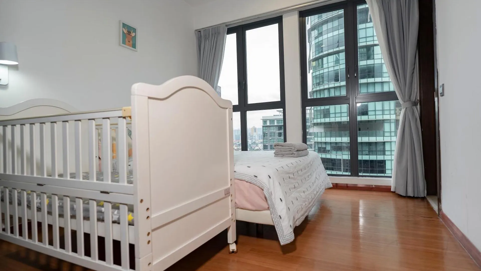 Kl Top Location Kid'S Theme White Collar Apartment Kuala Lumpur